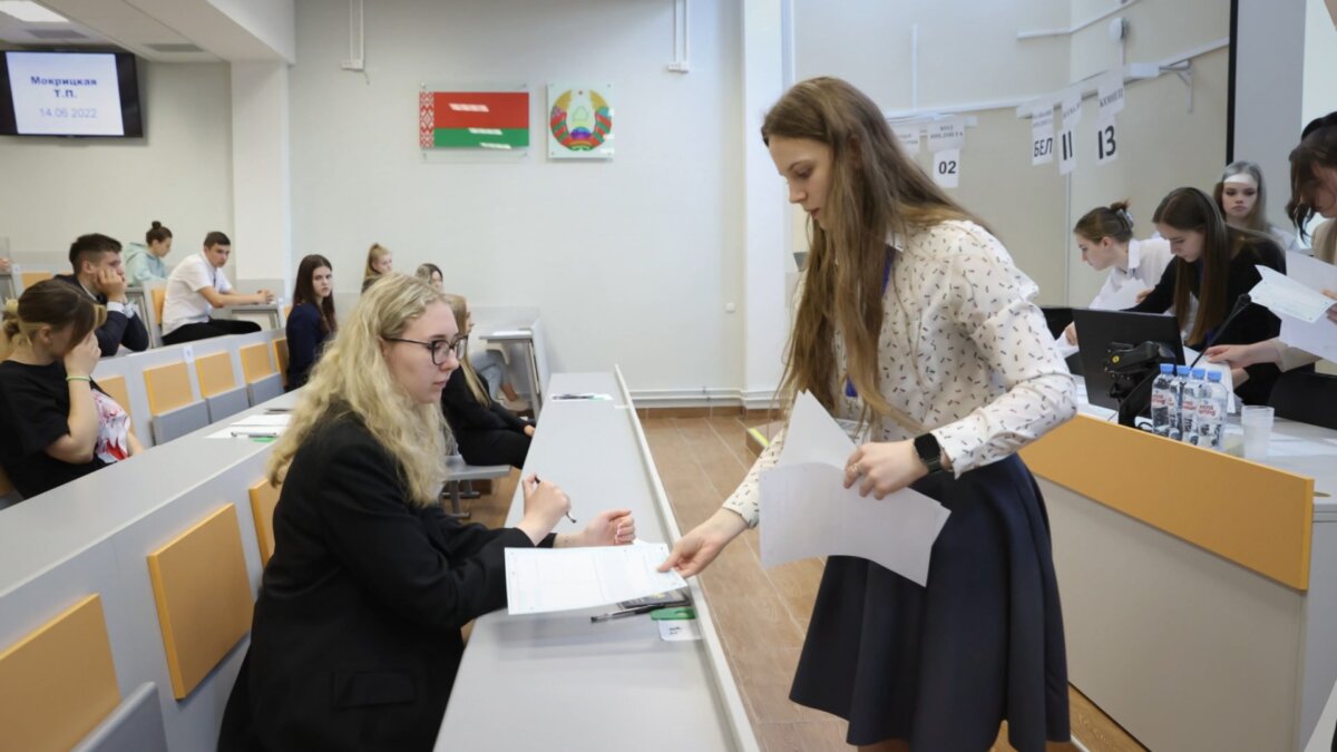 В Беларуси введут электронную очередь для подачи документов в вузы — как это будет работать